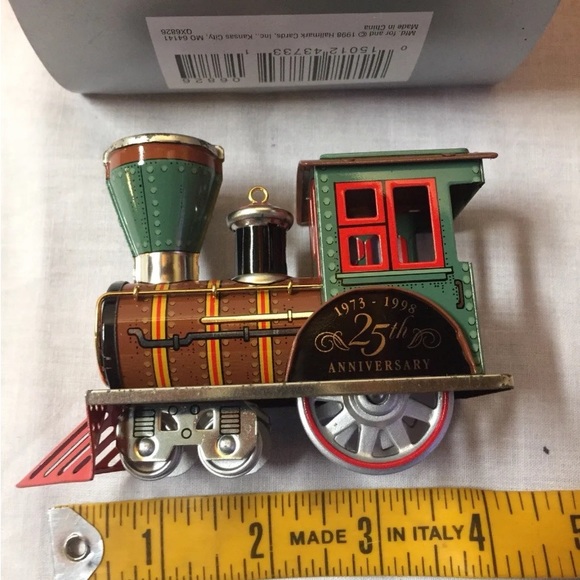 Hallmark keepsake 25th anniversary tin locomotive 1988 ornament - Picture 5 of 6